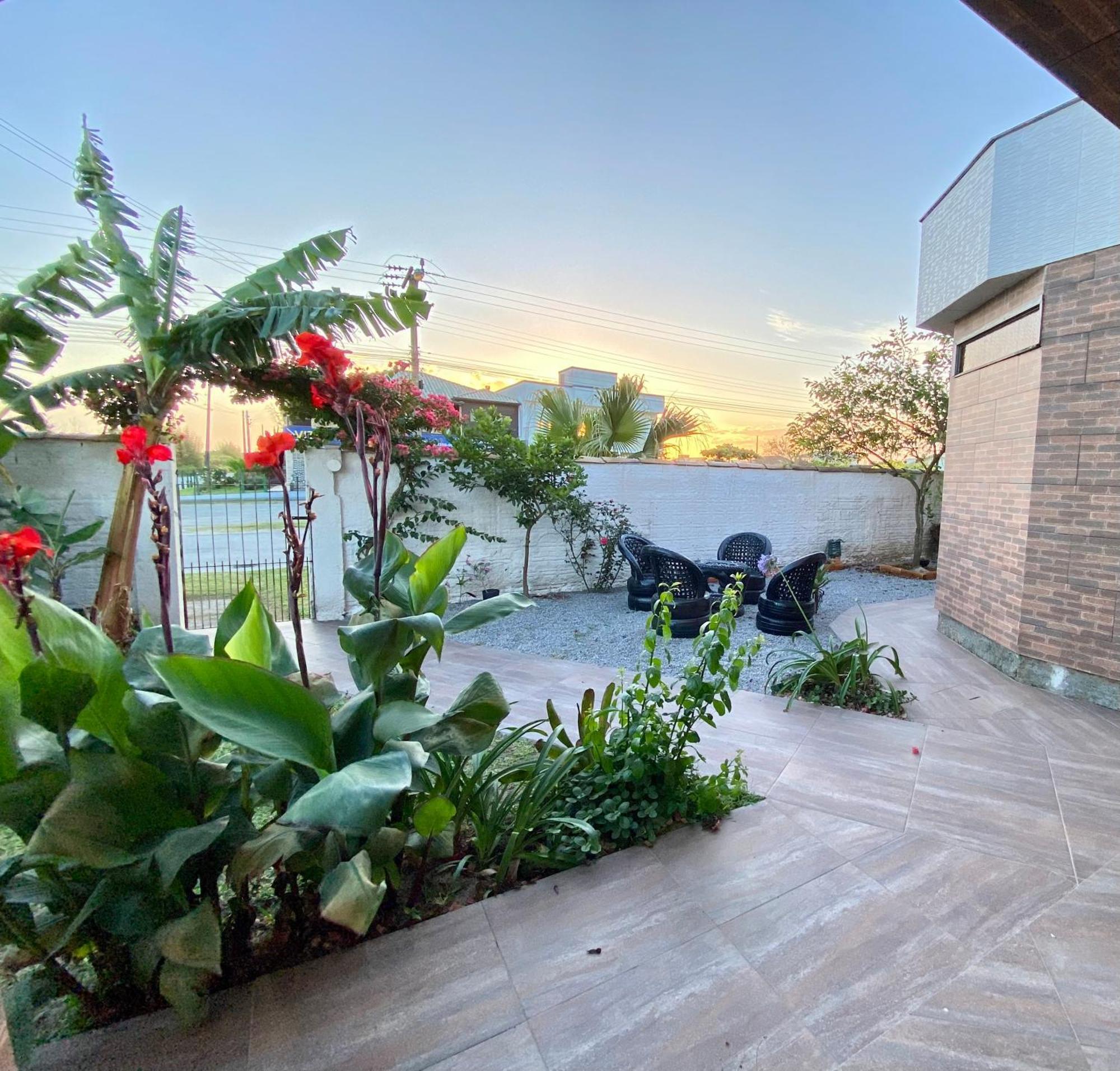 Apartment 1,5km Br 101 - 700m Praia- Aptos Equipados E Exclusivos - Com Terraco Ou Varanda - Por Do Sol - Wi-fi 600mg - Itapiruba